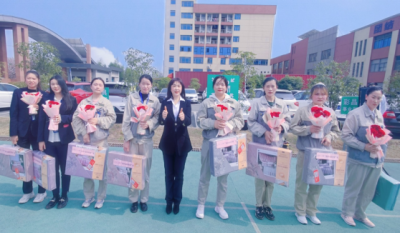 致敬万利最美的她